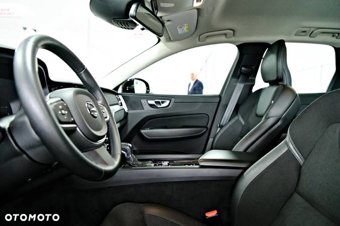 Volvo XC 60 D4 SCR Momentum - 13