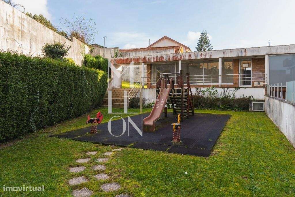 T2 com Suite, Varanda a Sul e Garagem Dupla a 10 min. do Hospital S. J-22