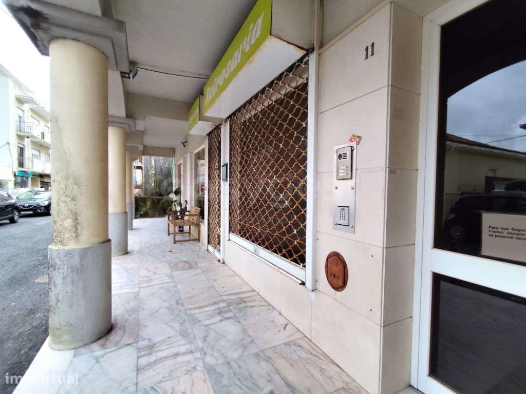 T2+1 com garagem e varanda com churrasqueira a 100m da estação. - Grande imagem: 2/23