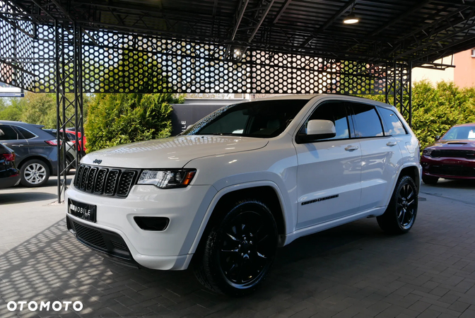 Jeep Grand Cherokee - 1