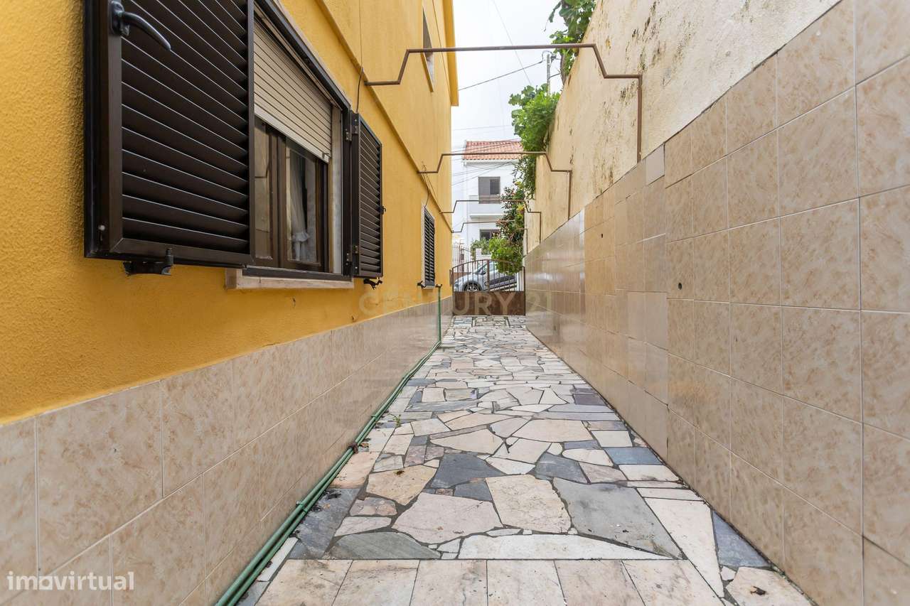 Oportunidade unica...  três assoalhadas e sótão!-6