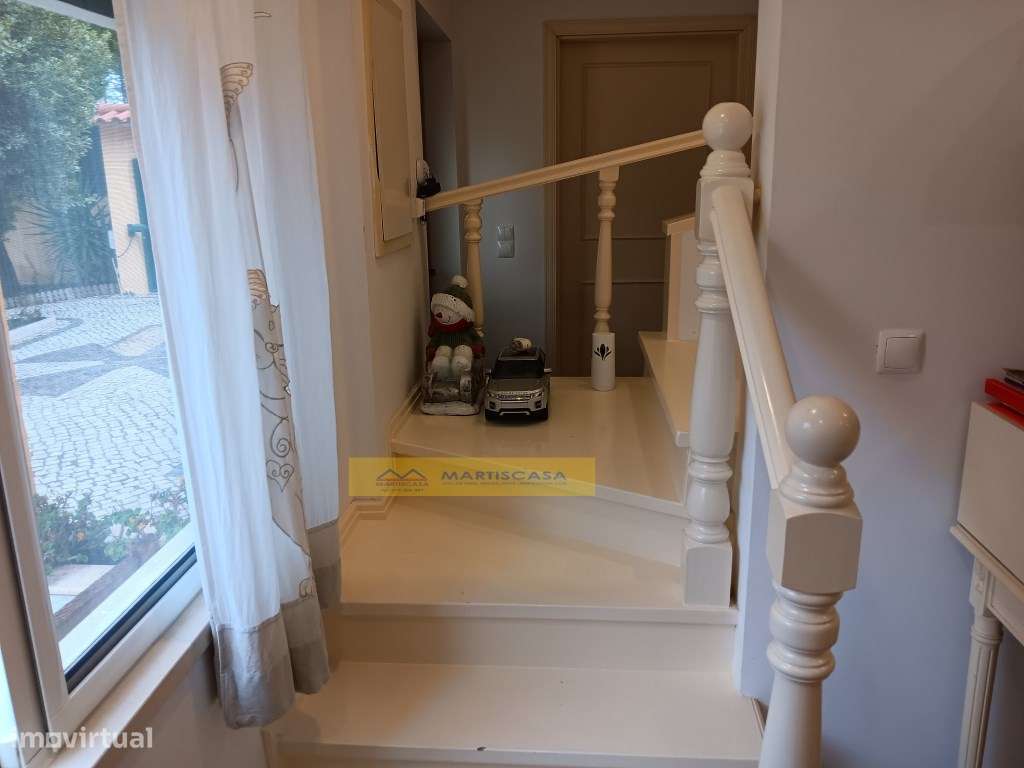 MORADIA DE LUXO V3 COM PISCINA e QUINTA- TERRUGEM-27