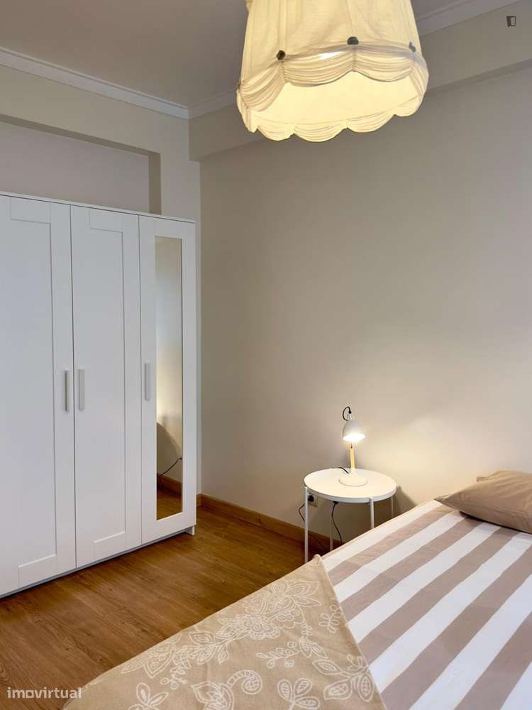 Quarto - localizado em Amadora Lisbon - Grande imagem: 5/7