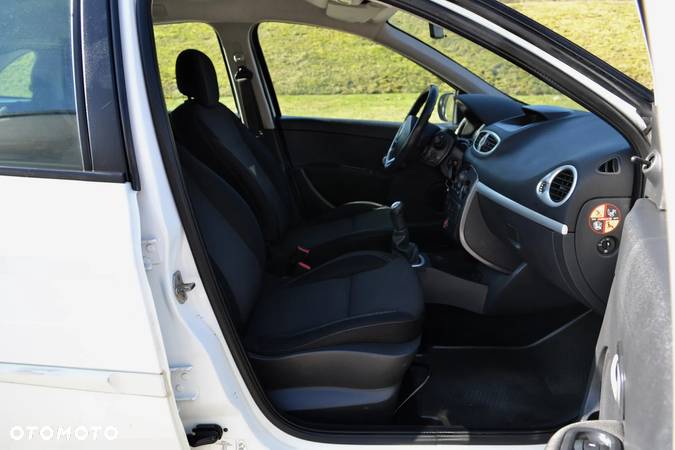 Renault Clio 1.5 dCi Authentique - 13