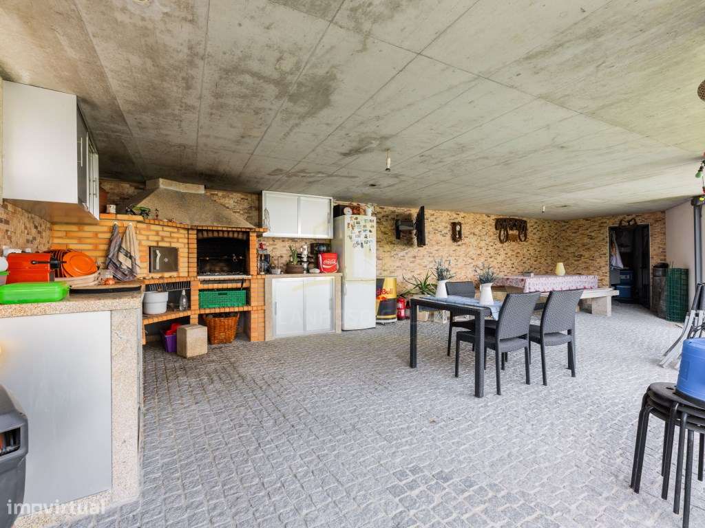 Moradia de Luxo Exclusiva de Arquitetura Moderna-27