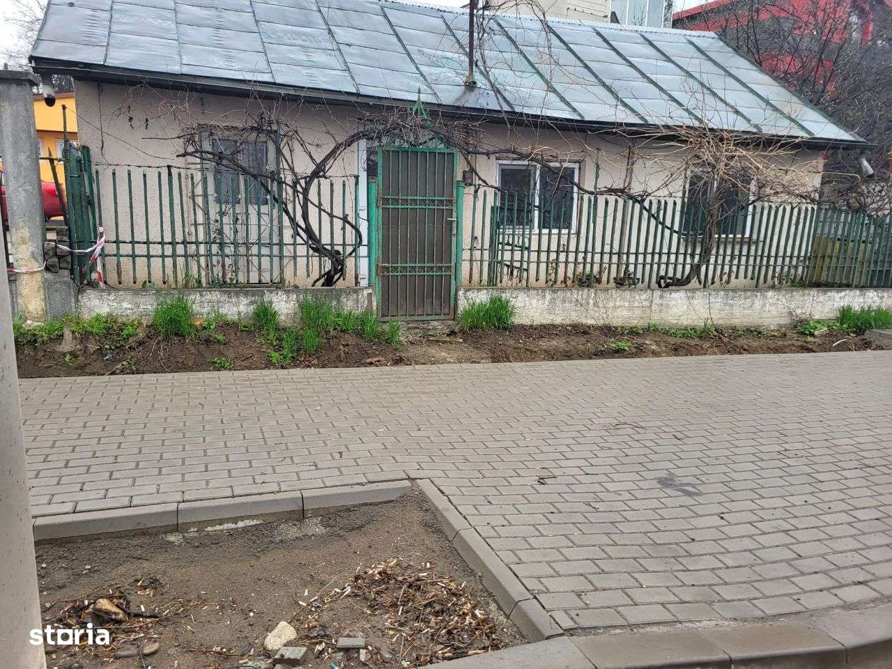 Casă de vânzare în Iași, zona Bucium Pleiada OMV Phoenix– teren 447m2 - Imagine principală: 2/8