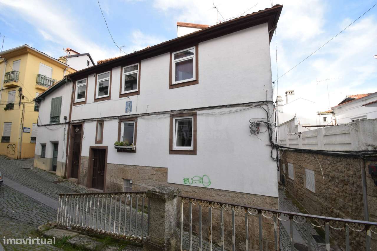 Investimento - Prédio c/ 5 Apartamentos - Centro da Covilhã - Rentabil - Grande imagem: 2/43