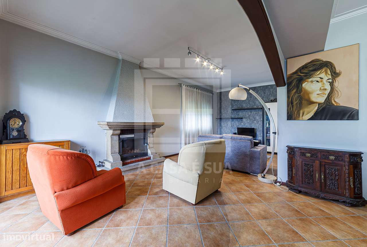 Moradia isolada T5 no centro de Santa Maria da Feira - Grande imagem: 4/36