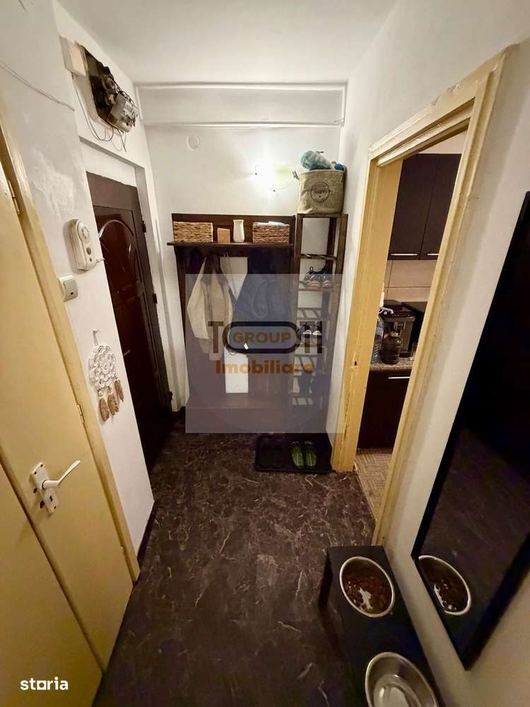 Apartament de vânzare în zona NICOLINA, decomandat cu 2 camere-0