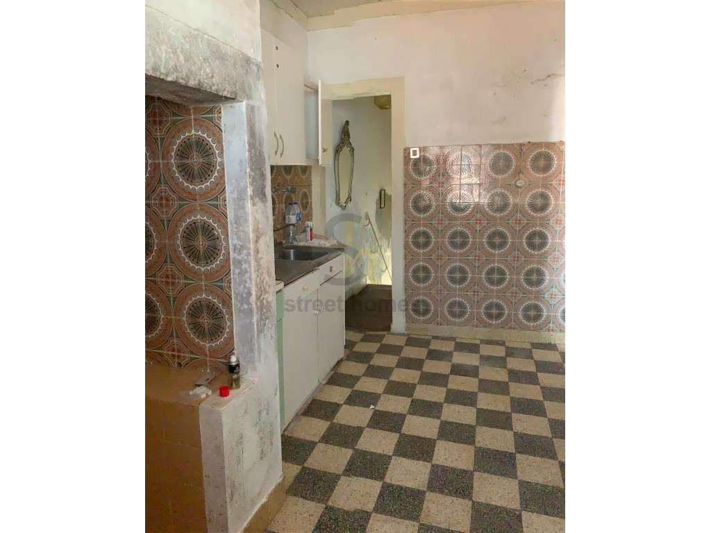 Prédio com dois pisos independentes para recuperação total-35