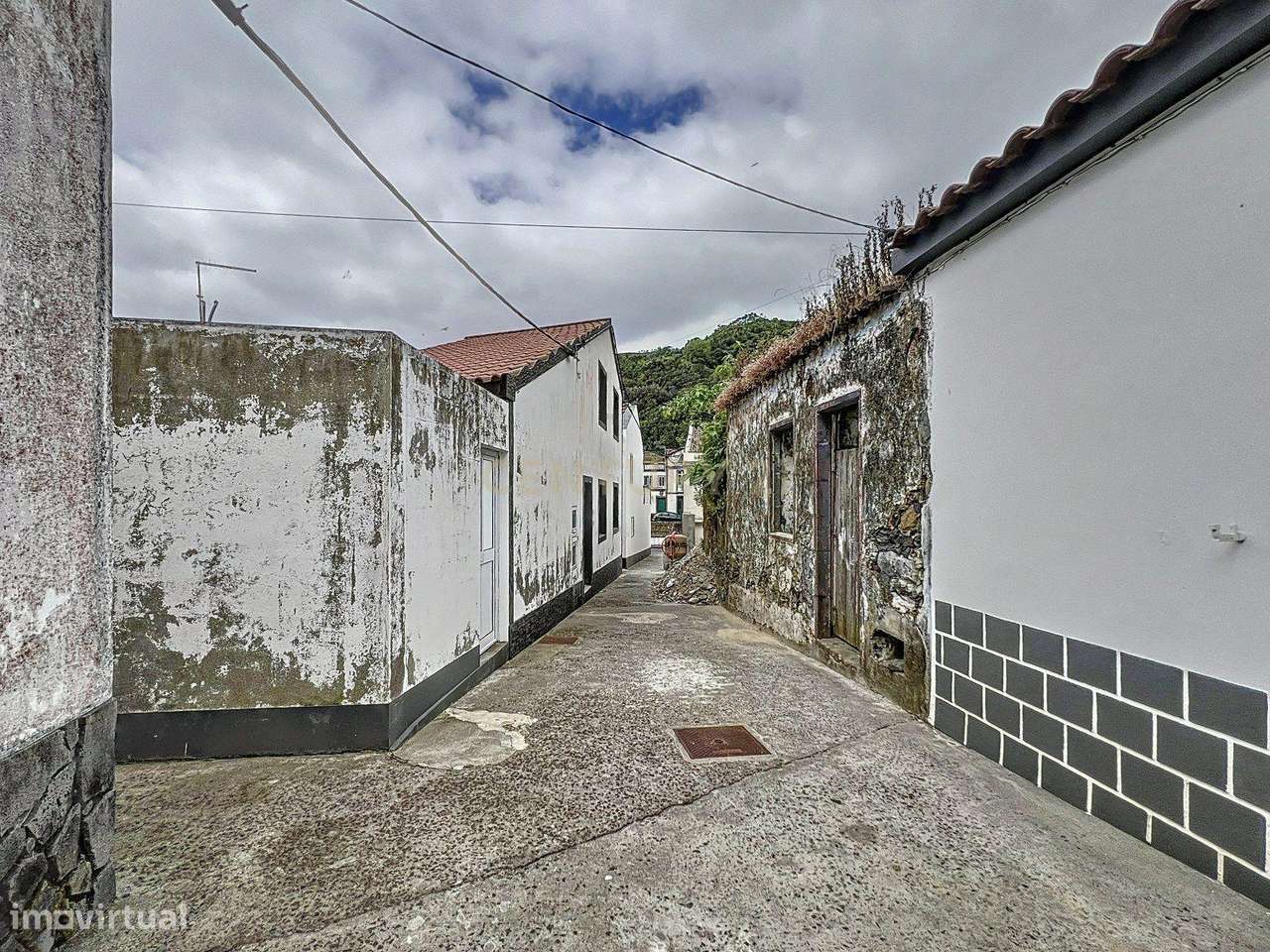 Moradia para Recuperar com Vista Montanha no Faial da Terra, Povoação - Grande imagem: 5/40