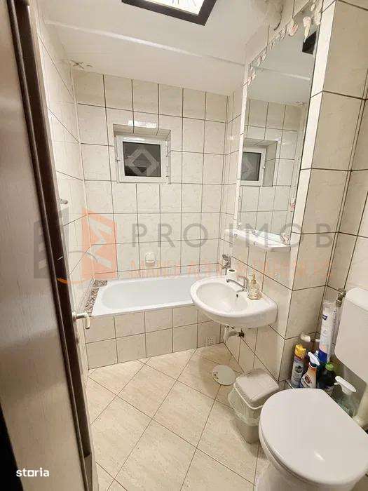 Apartament 3 camere cf 1 decomandat zona Crang - Imagine principală: 5/5
