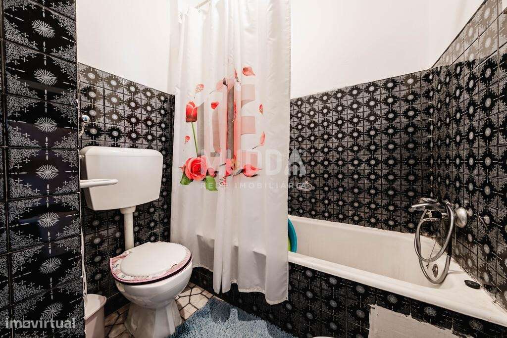 Excelente oportunidade no centro da Amadora: Apartamento T2 com locali-7