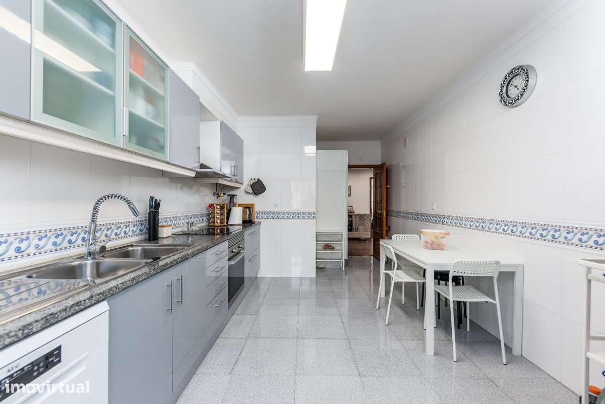 T2 Anta de Agualva | Varanda | Parqueamento | Arrecadação-5