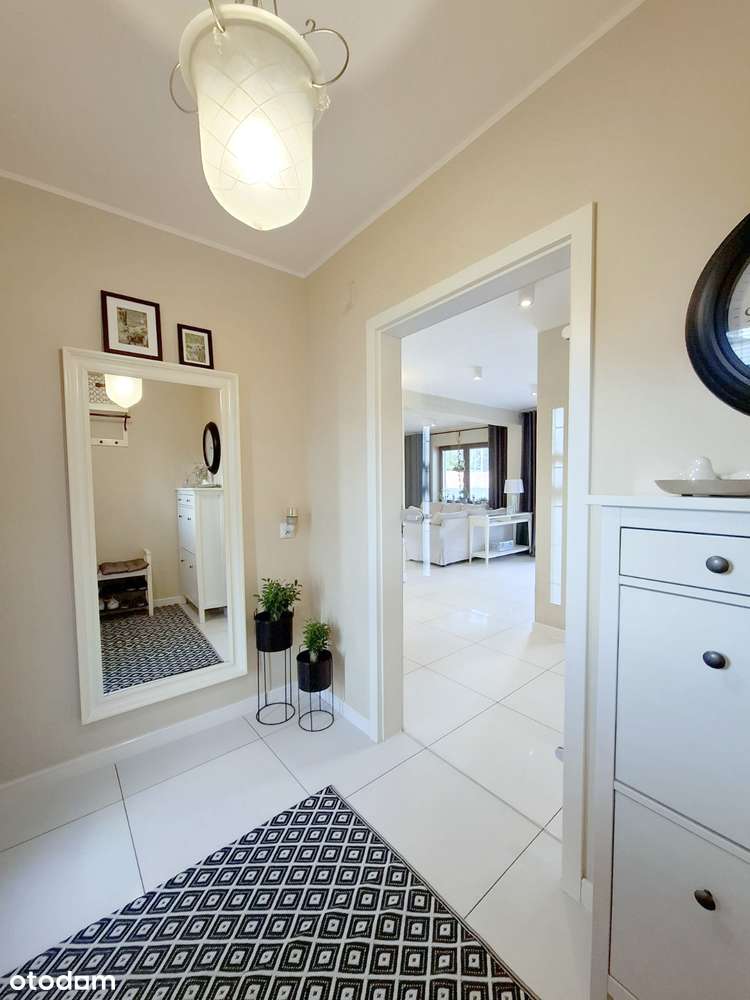 Przestronny dom z garażem w Świerklańcu-6