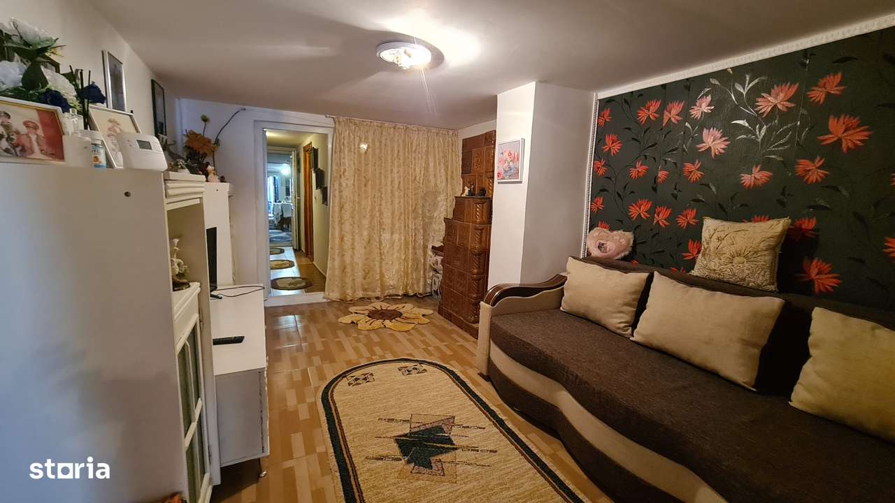 Casa din caramida situata in centrul vechi pe strada A.I.Cuza - Imagine principală: 4/12