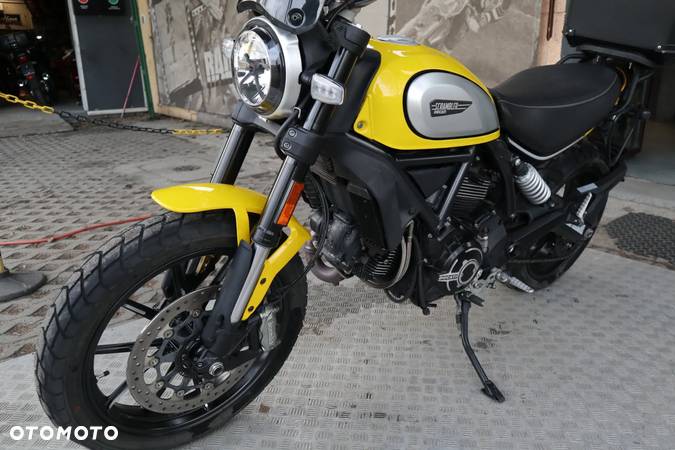 Ducati Scrambler - 11