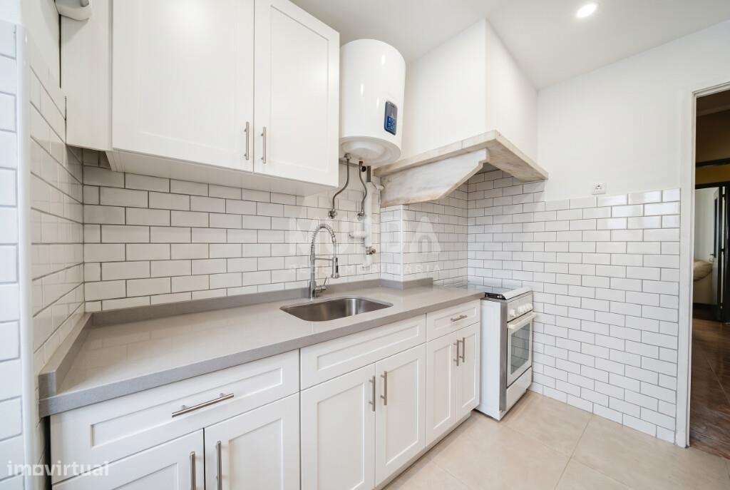 Excelente oportunidade no centro da Amadora: Apartamento T2 com locali-15