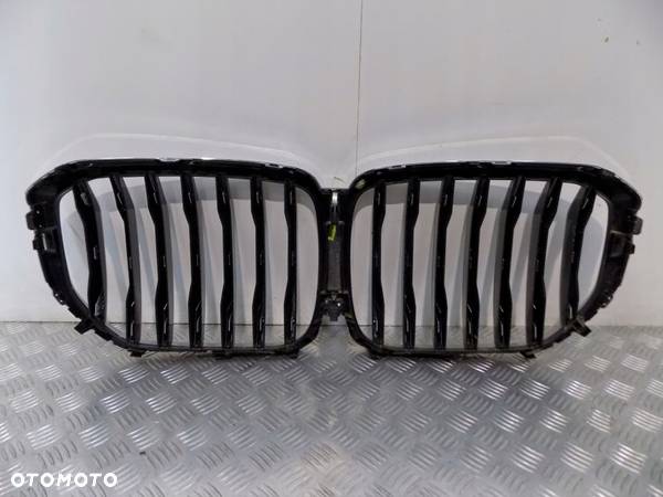 BMW X5 G05 NERKI GRILL KAMERA SURROUND M-PAKIET - 3