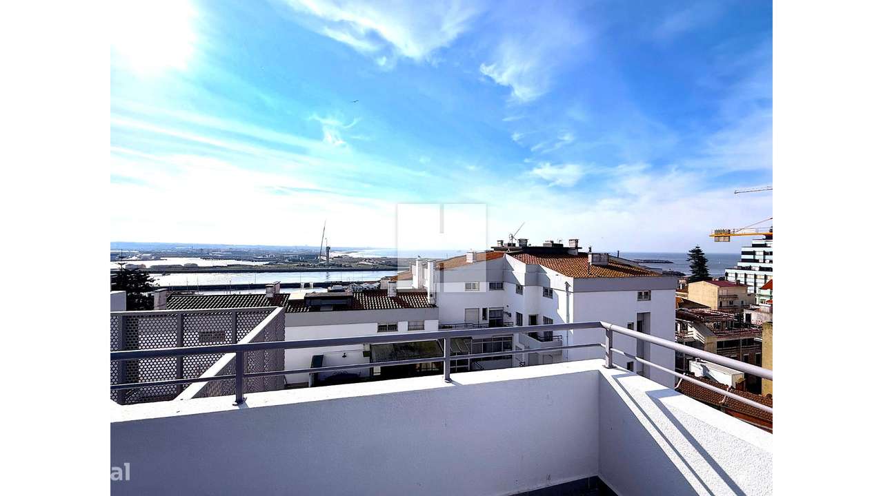 T0 NOVO c/ Terraço no Bairro Novo-7