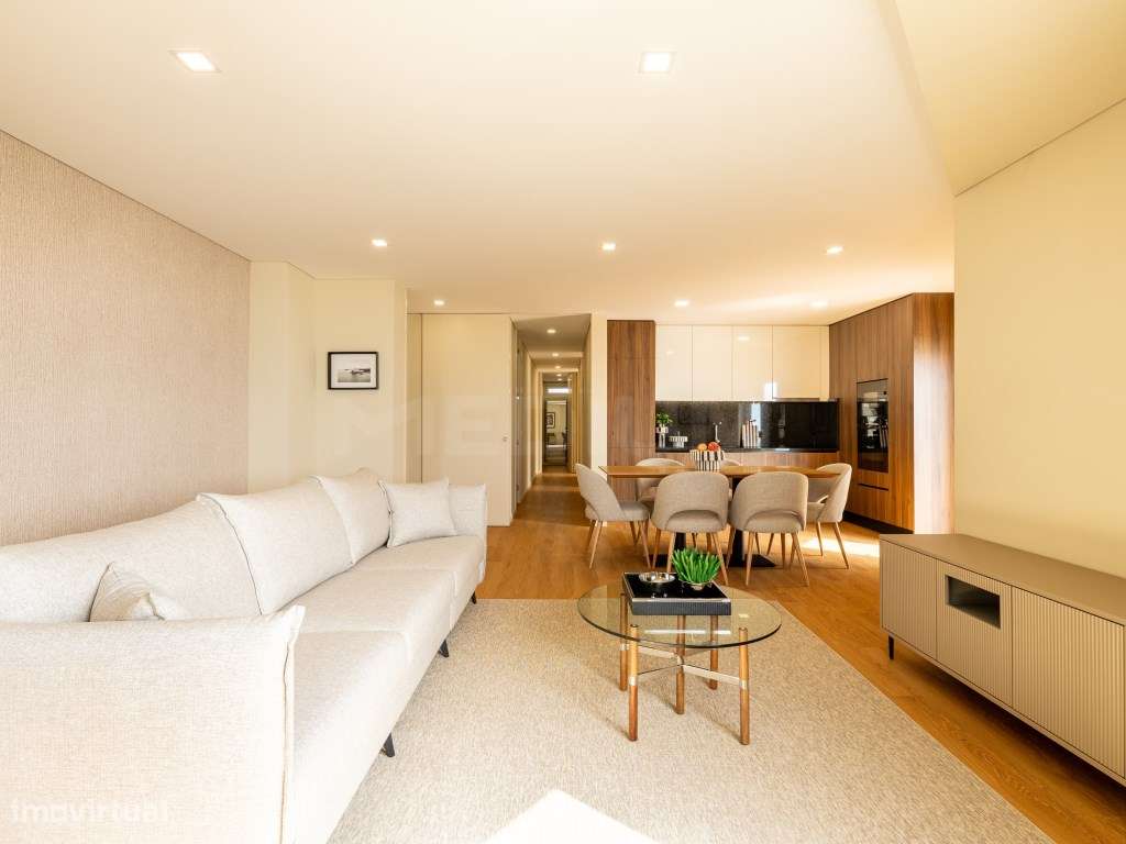 Apartamento T3 totalmente renovado localizado na 1ª linha de mar - Grande imagem: 4/26