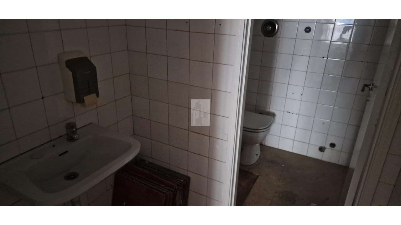 Loja - R. D. João IV-7