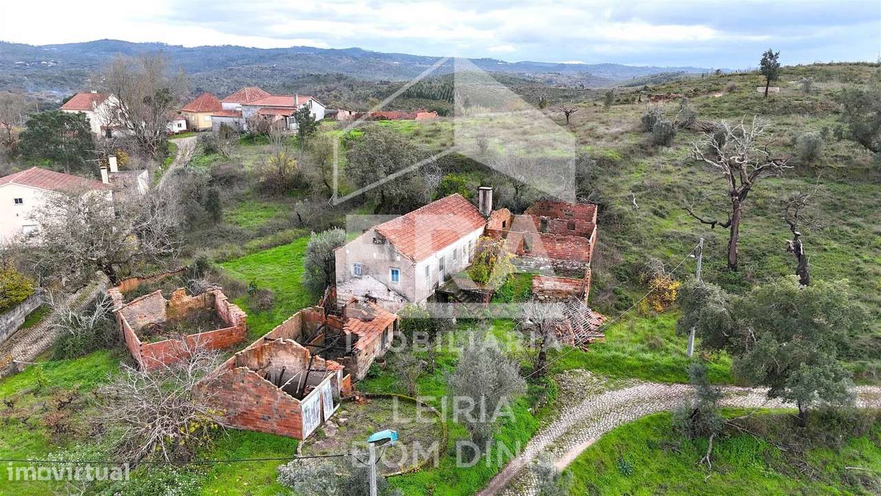 Moradia T3 localizada próxima da vila de Freixianda-5