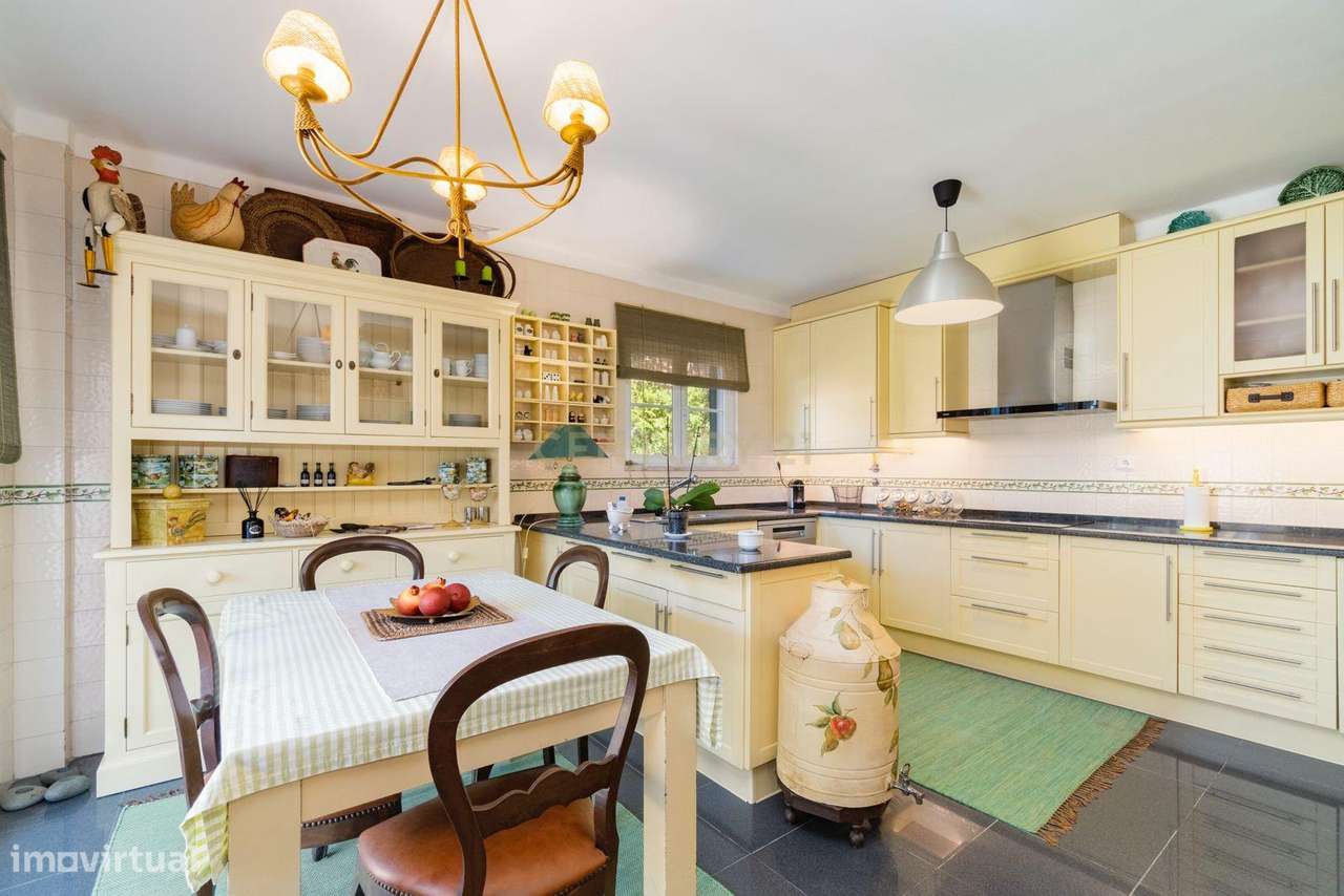 Moradia Isolada T6 com Garagem e Piscina Coberta na Quinta da Beloura-4