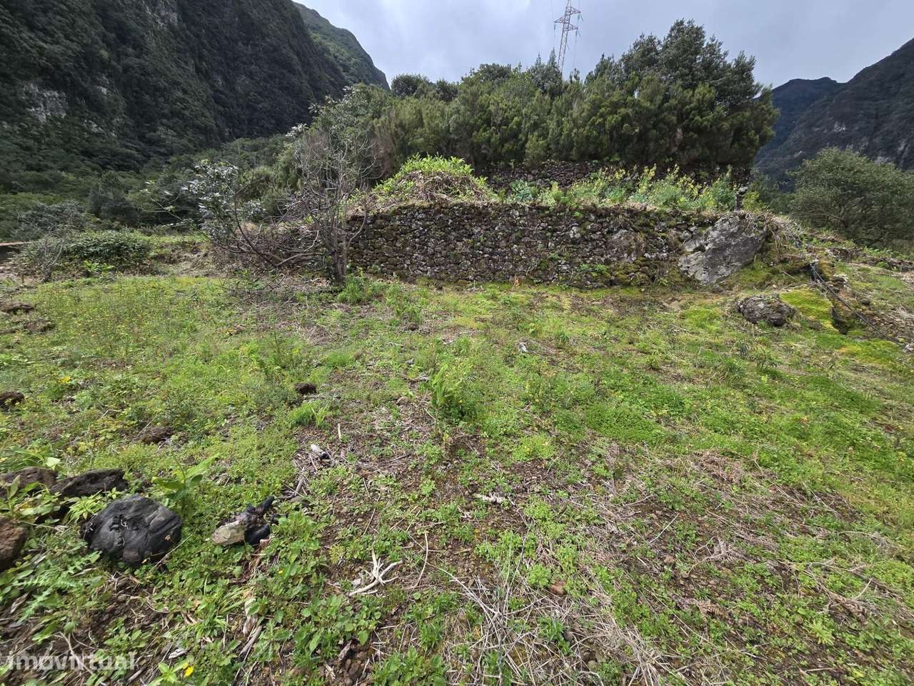 TERRENO COM 690,52M2 COM PROJECTO APROVADO PARA PALHEIRO,NO CHAO DA RI - Grande imagem: 5/17