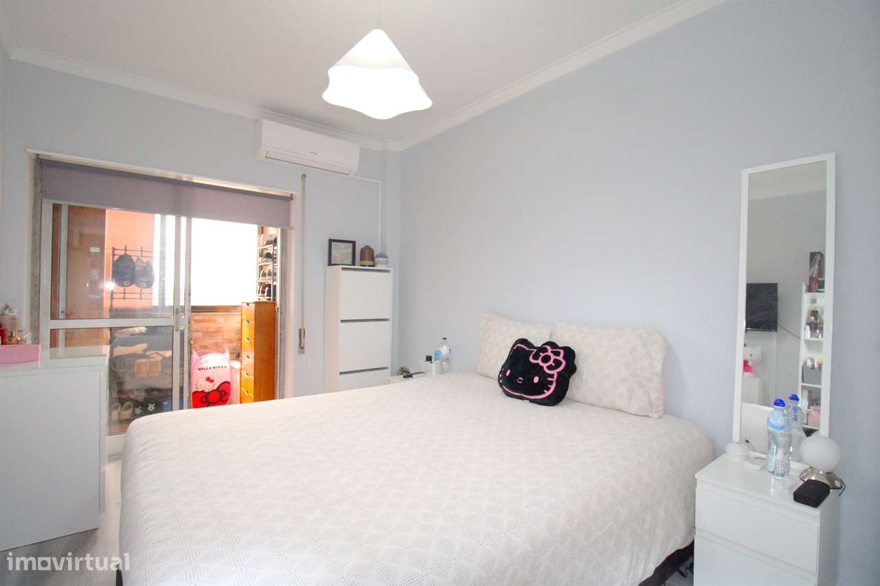 Apartamento T3 Torre da Marinha-15