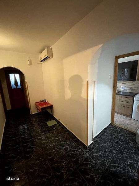 Apartament cu 3 camere cu centrala proprie pe gaz, zona Piata sarbilor - Imagine principală: 4/8