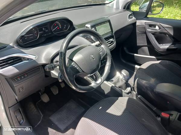 Peugeot 208 1.2 PureTech Active - 13