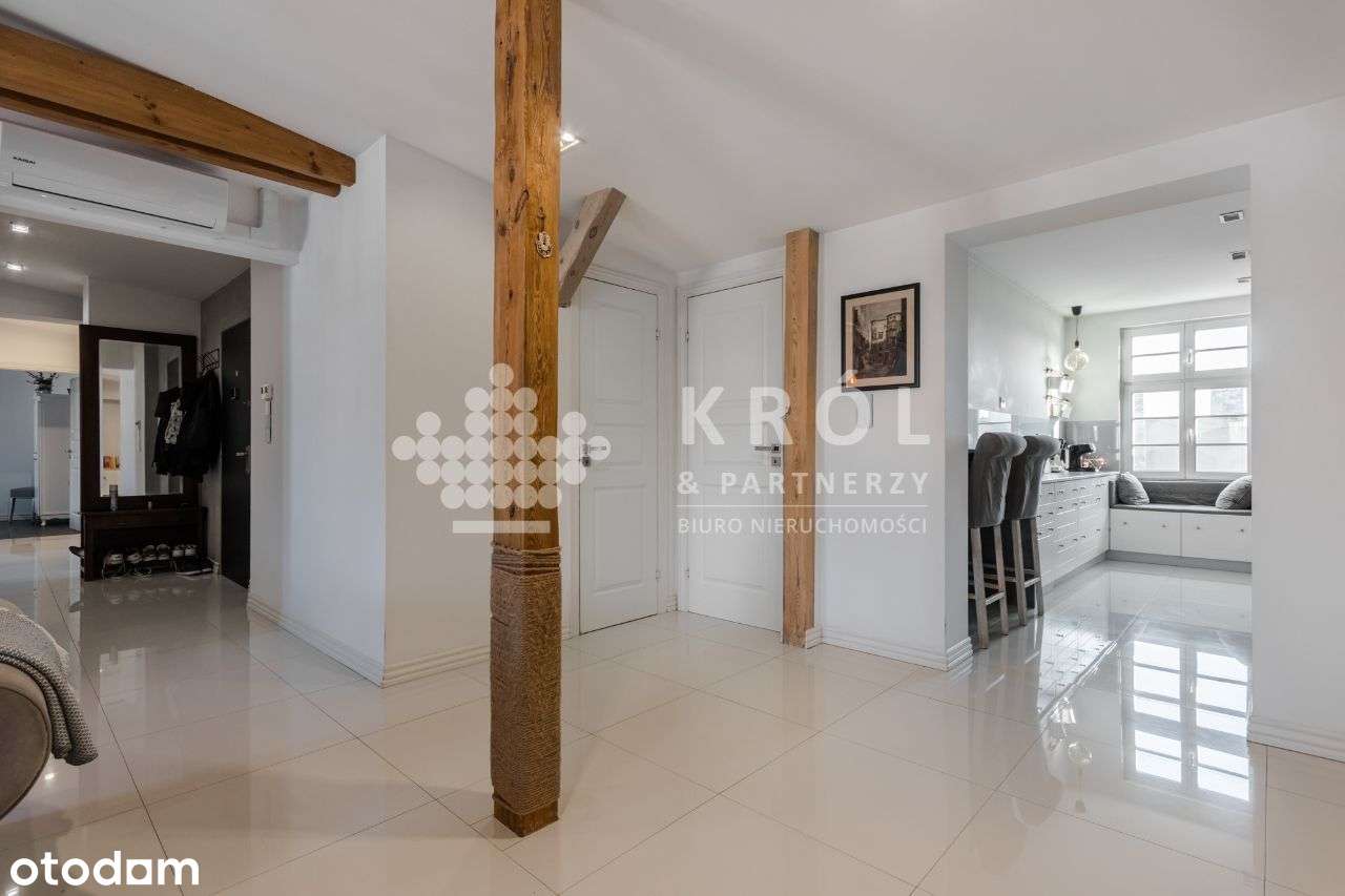 Nietuzinkowe mieszkanie w sercu miasta!-10