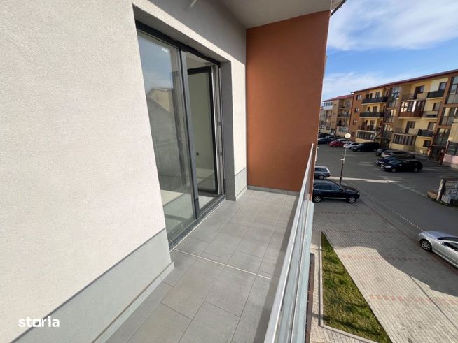 Apartament Intabulat cu 3 camere, 2 bai si 2 balcoane, Etaj 2 din 3