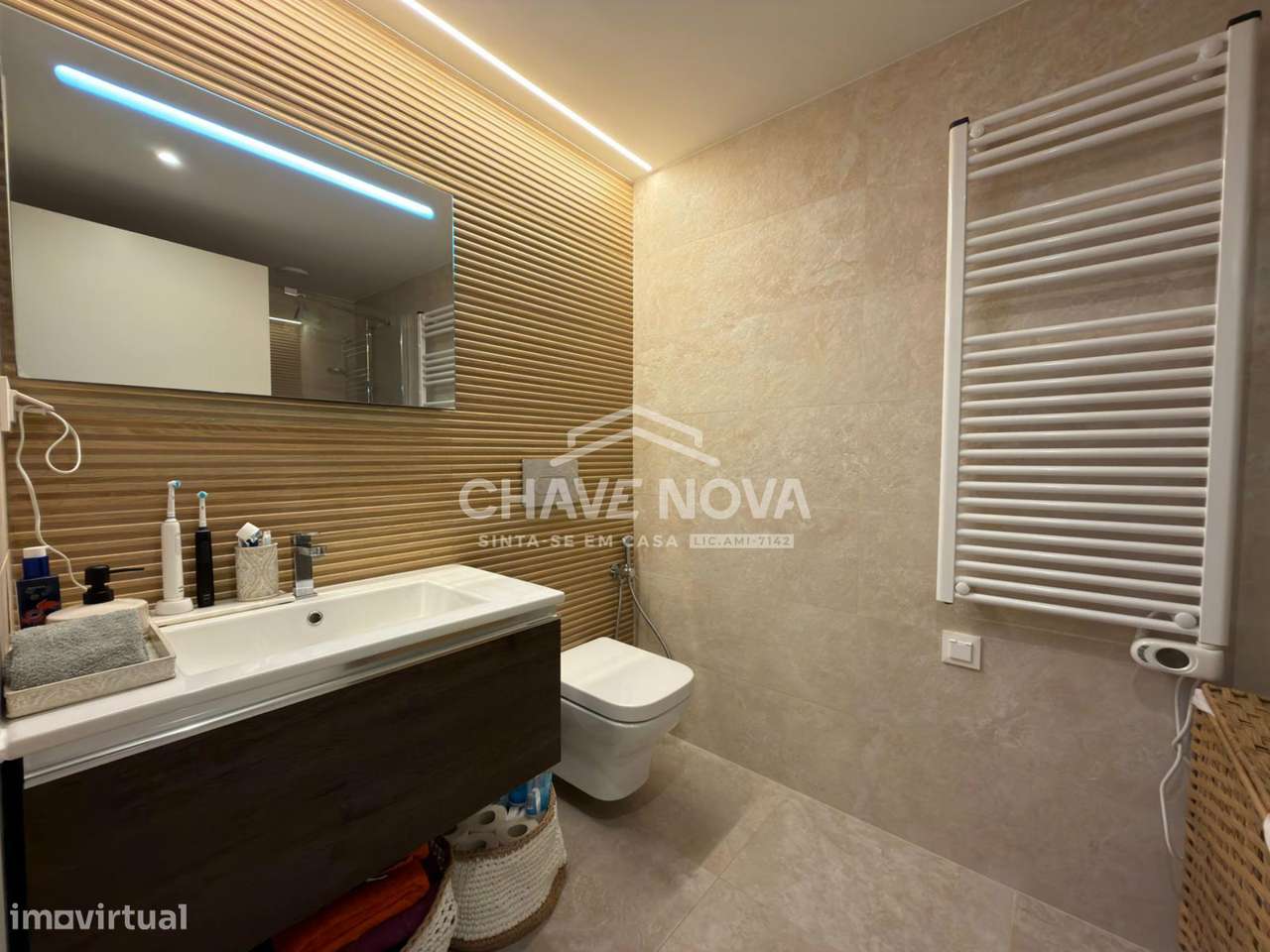 Apartamento T1+1 Santa Marinha de 2023 ao Arrábida Shopping VL8-26