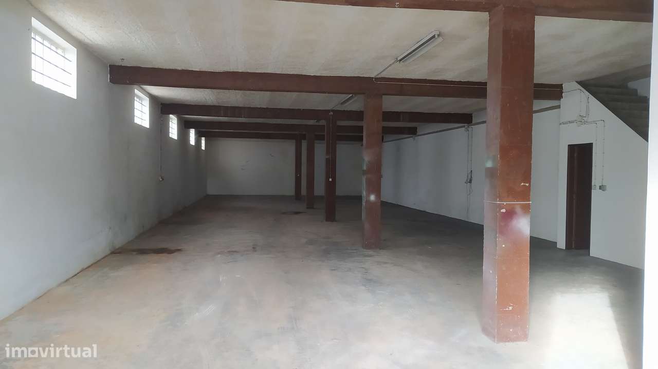 Armazéns  com escritório - Grande imagem: 2/10