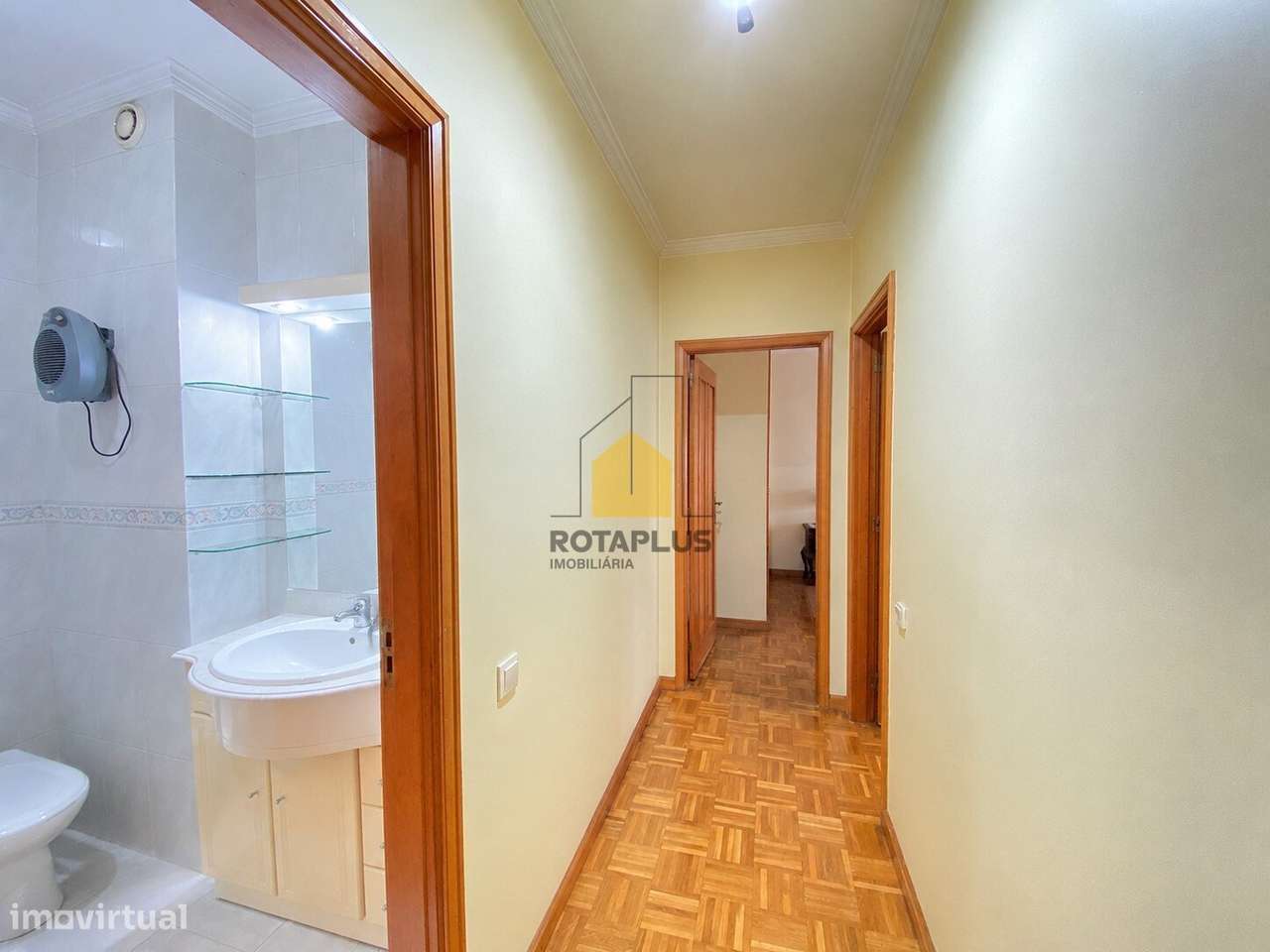 Apartamento T2 Urb. dos Altos-12