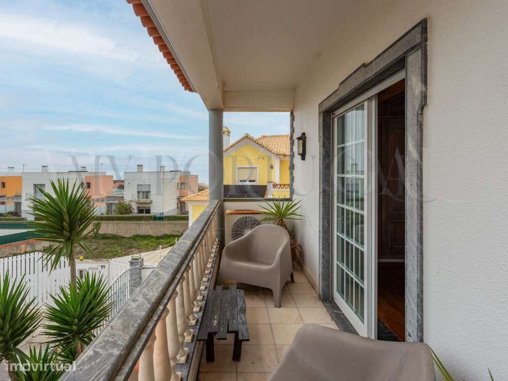 Moradia T4+1 em Ribamar: Onde o Mar e o Conforto se Encontram-25