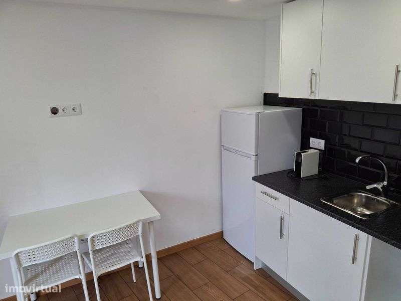 Estúdio Charmoso – Perfeito para Primeira Habitação - Grande imagem: 4/6