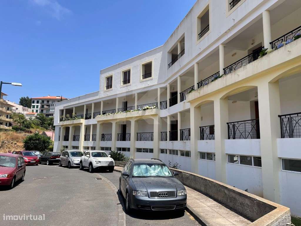 Apartamento T1 no Caniço de Baixo - Vista Mar e Estacionamento-21