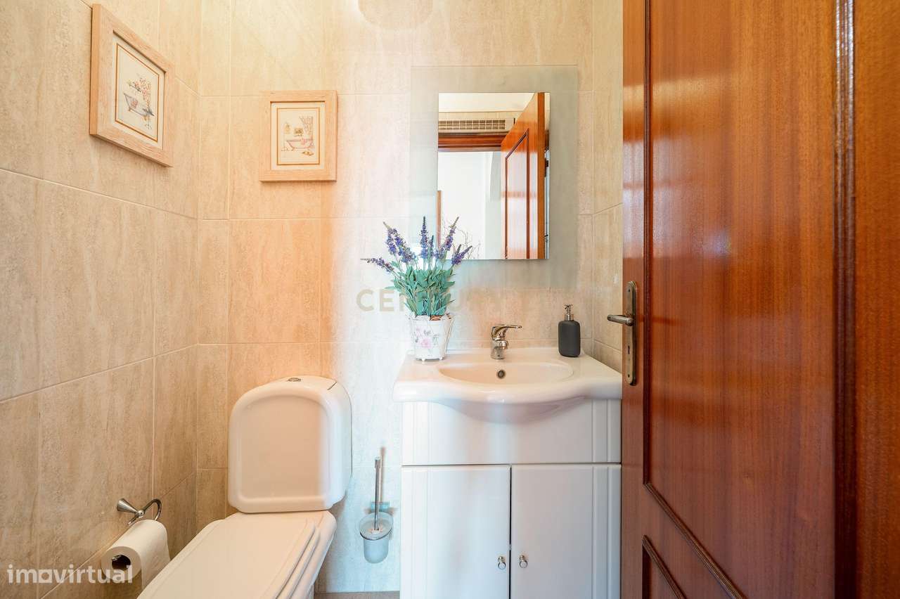 Apartamento T3, com Box de 85 m2 e Arrecadação em Odivelas-17