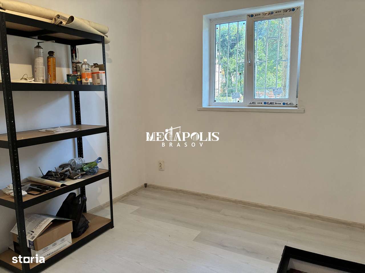 Cămin / Cameră 10 mp + demisol 10 mp  / Renovată - Imagine principală: 2/4