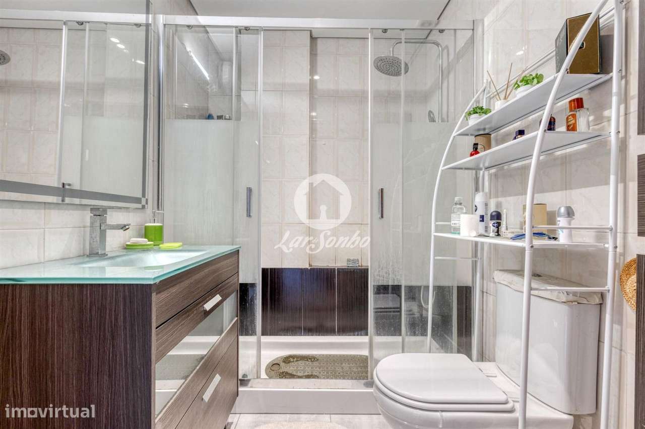 Apartamento T2, localizado, em Baguim do Monte, próximo ao metro da...-9