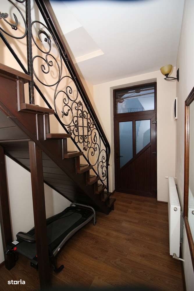 Casa Buhusi STRADAL ( str.LIBERTATII VIZAVI PETROM) Mobilat/Utilat-11