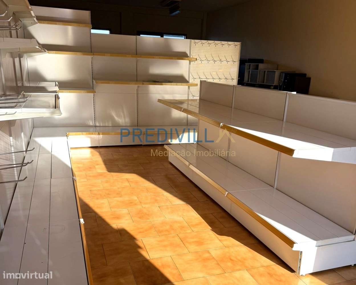 Loja  Venda em Cidade da Maia,Maia-5