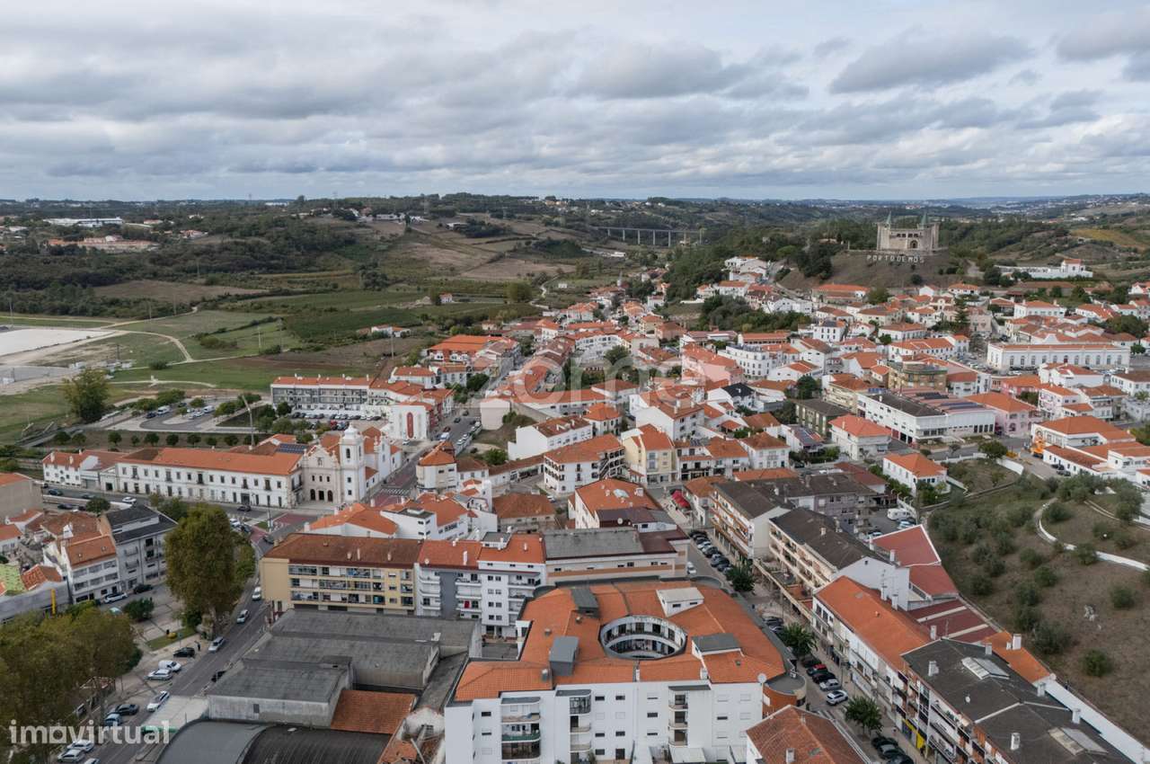 Apartamento T2 no Centro de Porto de Mós-31