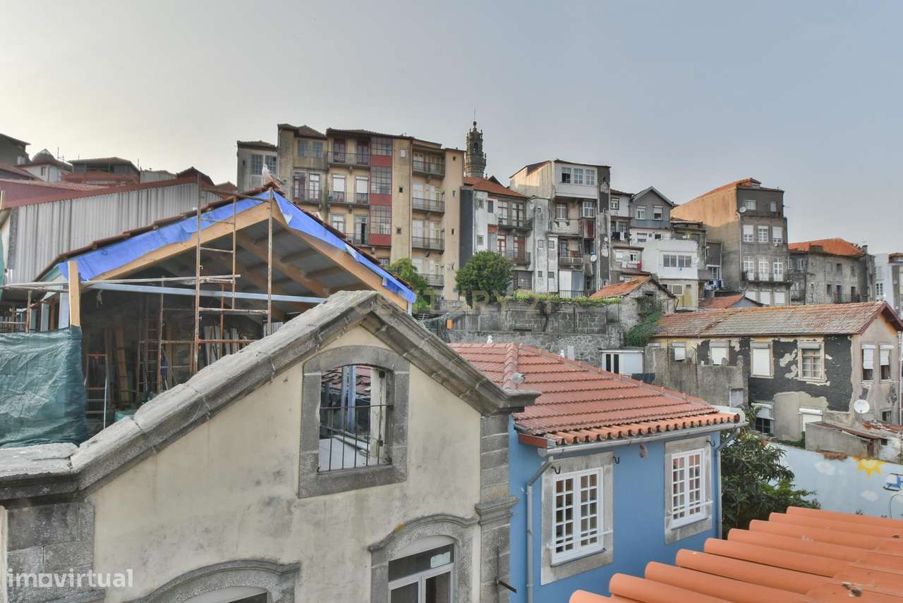 T0+1 Mobilado com Licença de Alojamento Local no Centro Histórico do P-32