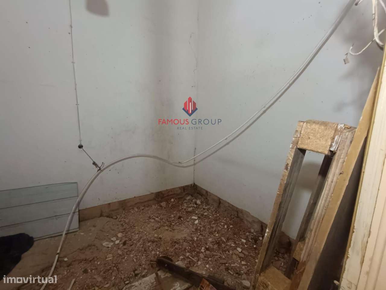 Portimão: Moradia T3 com potencial incrível, Terreno Amplo e...-18