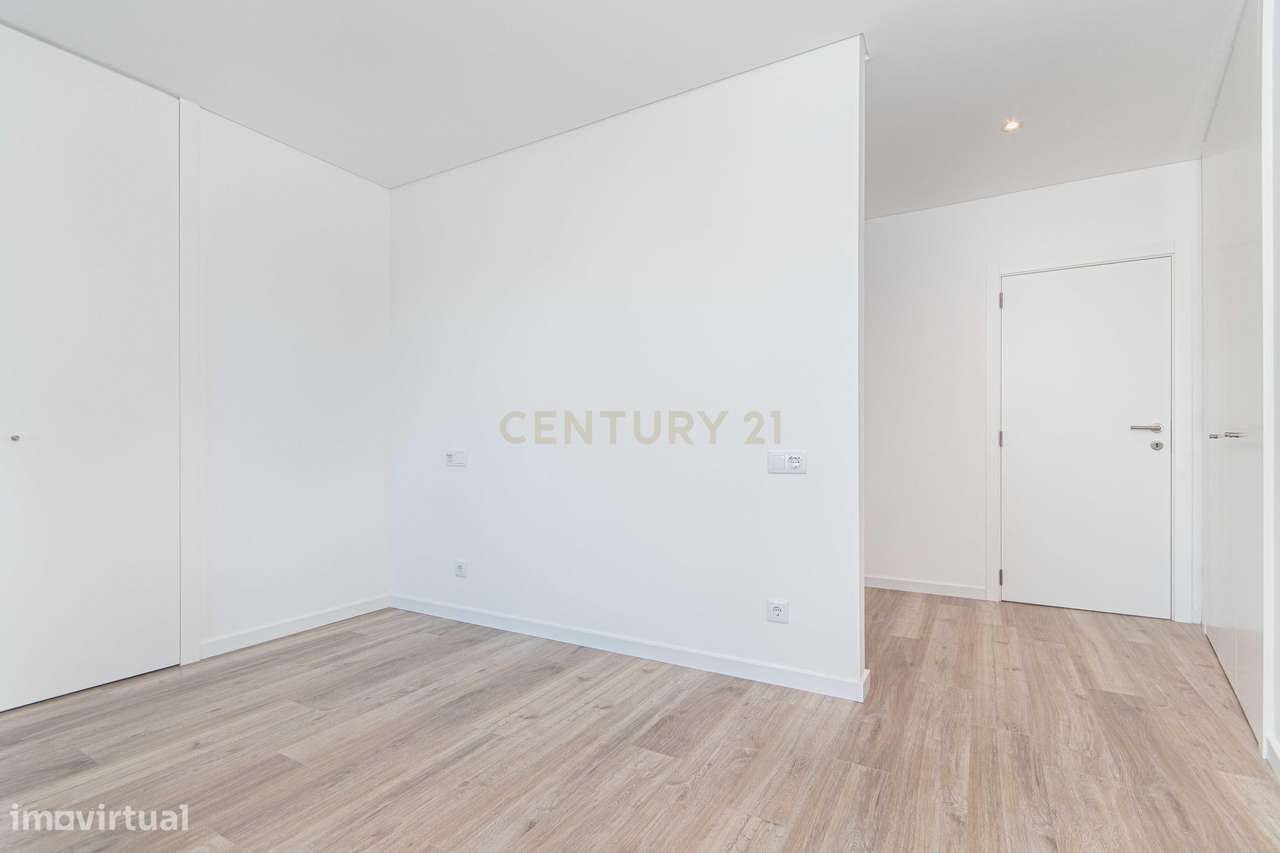 Penthouse T5 de luxo com vista rio – Carnaxide-14