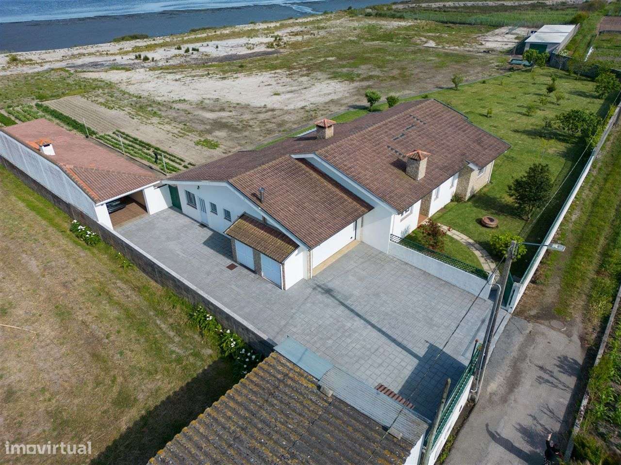 Quintinha junto à ria de Ovar - Grande imagem: 4/17